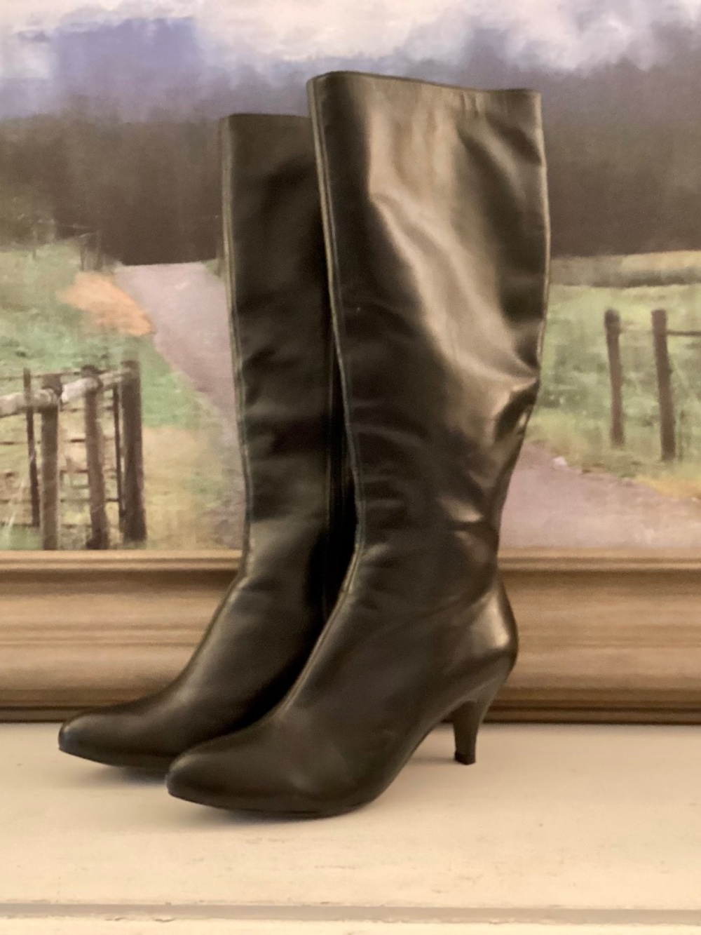 Sasha London black leather knee-high boots Women’s US 6.5 EU 37 Kitten Heel Zip